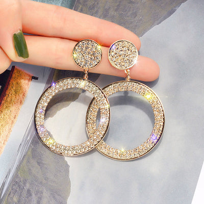 Circle Pattern Studded Earrings
